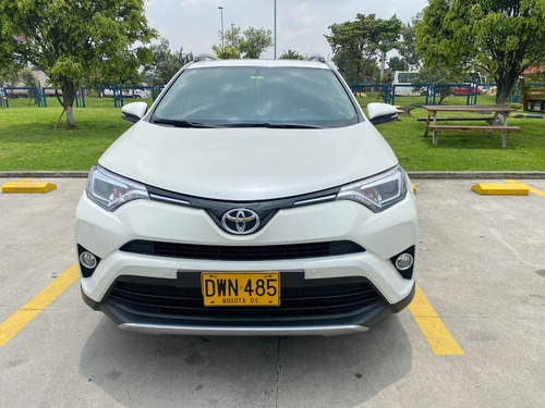 Imagen 11 de 25 de Toyota Rav 4 2017 Street 4x2