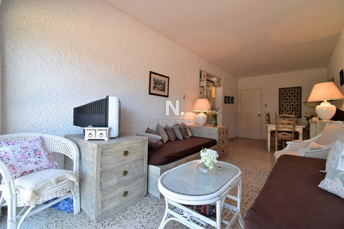 Apartamento Venta Punta Del Este Un Dormitorio- Ref: 2840