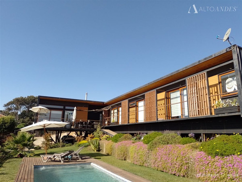 Casa En Venta De 3 Dorm. En Quintero