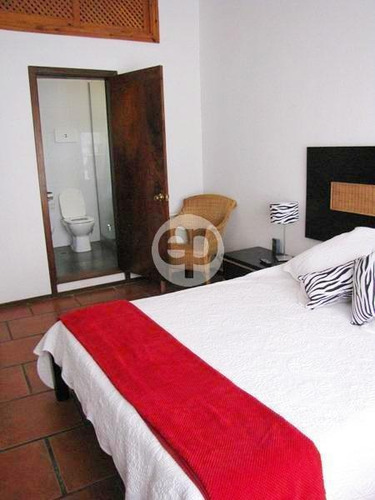 Venta Casa 3 Dormitorios Más Dependencia Punta Del Este