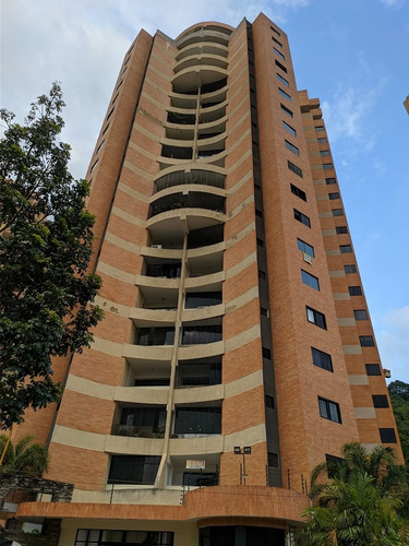 Jose R Armas, Vende Apartamento En Exclusiva Zona De Valencia, Urb. Las Chimeneas, Res. Escalar. Ata-1413