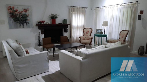 Imagen 3 de 18 de Venta Casa Bella Vista, Barrio El Robledal