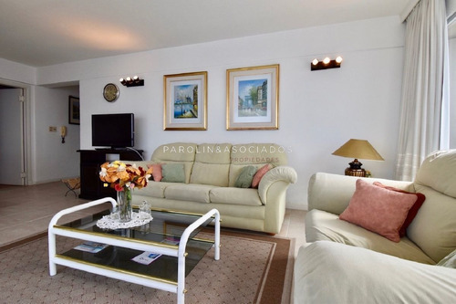 Imagen 6 de 18 de Apartamento En Venta Puerto Punta Del Este