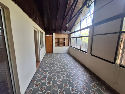 Casa En Venta De 8 Dorm. En Macul