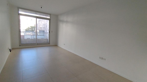Al Frente C/balcón - A Mts De Plaza San Martín! Edificio Con Amenities