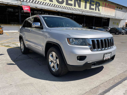 Imagen 2 de 15 de Jeep Grand Cherokee 4.7 Limited V8 4x2 Aut Ac 2011
