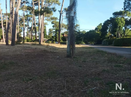 En Venta Terreno Esquinero, En Punta Del Este.