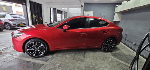 Mazda 3  Turing Modelo 2018 Sedan