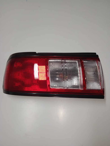 Stop Nissan Sentra B13 2002 - 2005 Izquierdo