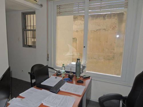 Venta De Oficina 3 Escritorios , Centro, Montevideo