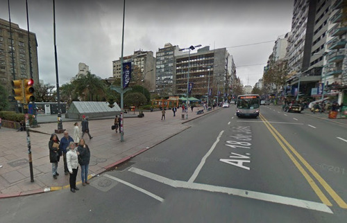 Venta Local Comercial, Montevideo Edificio 01 Del Centro