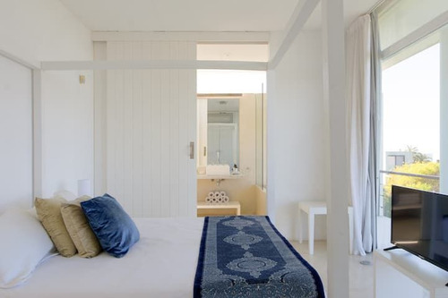 Casa En Alquiler Por Temporada De 3 Dormitorios En Punta Piedras (ref: Bpv-10026)