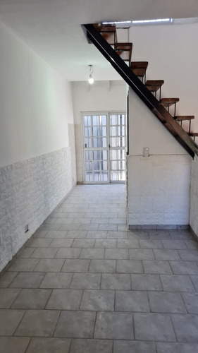 Imagen 2 de 8 de Duplex 2 Ambientes Al Frente En 2 Plantas. Nuevo Valor, Oportunidad