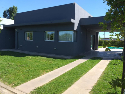 Imagen 4 de 20 de Impecable Quinta En Chacabuco En Venta, Con Pileta.