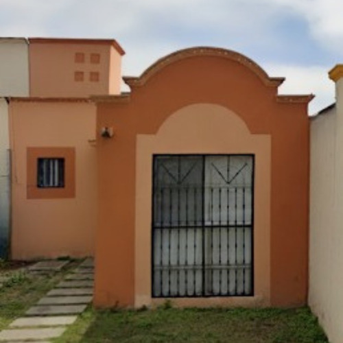Venta De Casa En Cto. Toronjil, Hacienda Los Fresnos, Jalisco. Jtc052