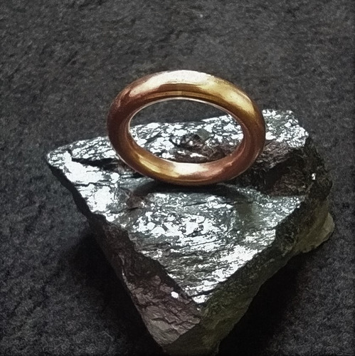 Imagen 1 de 2 de El Milagroso Anillo Aurico Del Maestro Jesús