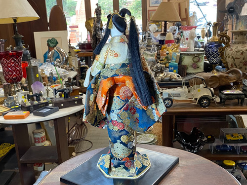 Boneca Gueixa Japonesa Antiga Em Porcelana Com Kimono (Usado)
