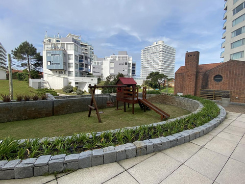 Imagen 23 de 30 de Wind Tower Parada 7 De La Brava, Punta Del Este. Espectacular Apartamento En Piso Alto Equipado.