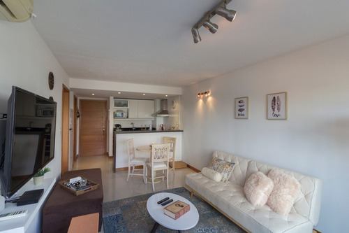 Apartamento En Venta En La Zona De Aidy Grill - Ref: 374