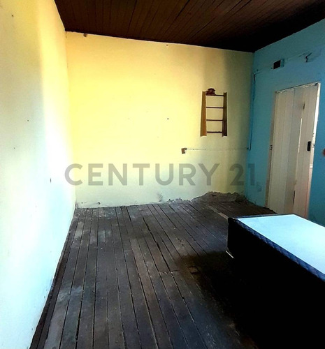 Venta/casa/colon/2dormitorios/patio/entrada Auto/apta Banco/proxi. Garzón