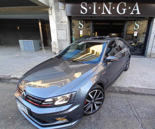 Imagen 16 de 17 de Volkswagen Vento 2018 2.0 Tsi Gli 211cv App Connect + Nav