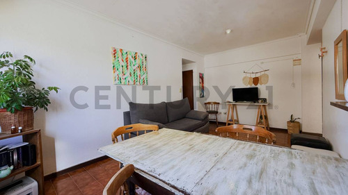 Venta De Departamento Dos Ambientes A 200 Metros De Plaza Colón, Mar Del Plata.