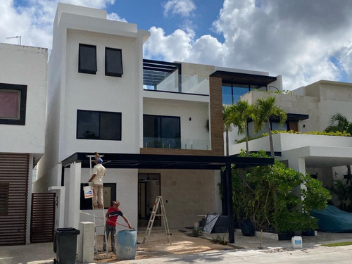 Casa En Venta En Residencial Aqua