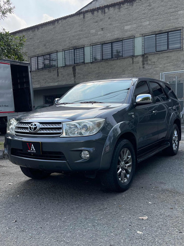 Toyota Fortuner 2.7 automatica 4x4