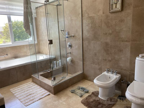 Imagen 17 de 19 de Espectacular Casa Al Golf De Nordelta En Venta