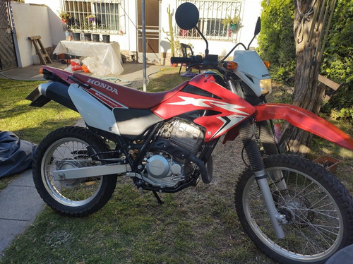 Imagen 1 de 5 de Honda Tornado 250 2018
