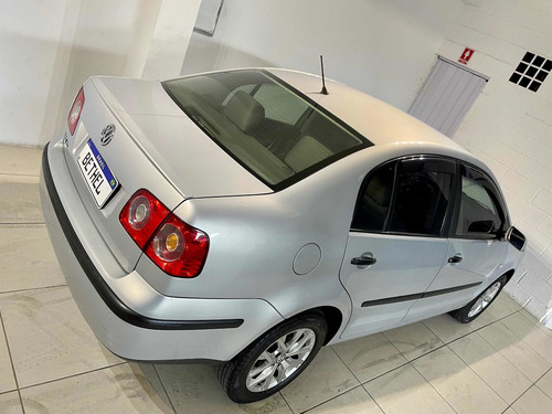 Imagem 8 de 14 de Volkswagen Polo Sedan 2009 1.6 Vht Total Flex 4p