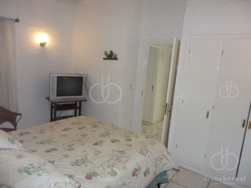Imagen 25 de 30 de Punta Del Este, Rincon Del Indio, Brava, 3 Dormitorios Y Piscina.