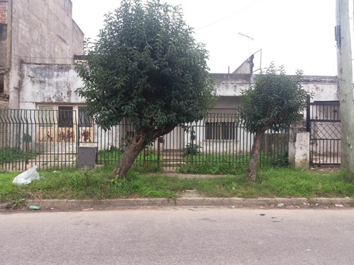 Imagen 1 de 1 de Estocolmo 2564, Entre Lascano Y Seguí, Isidro Casanova. 376403