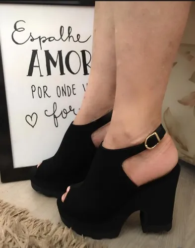 Sandalia meia pata tratorada hot sale vizzano