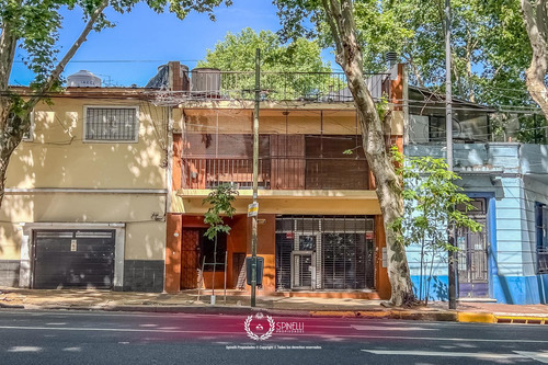 Venta Casa 4 Ambientes Local 246m² Construidos Sobre Terreno De 95m² Usaa 821m² Vendibles