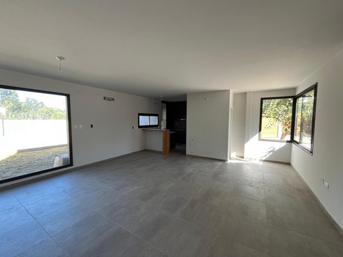 Duplex En Housing Con Seguridad - 3 Dorm 3 Baños - Villa Belgrano