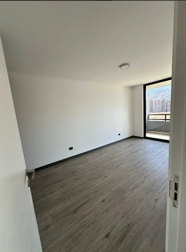 Arriendo Nuevo Y Luminoso Depto 2d2b - M. Montt - E Yañez