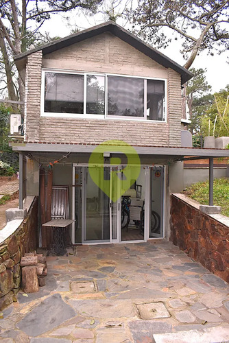 Venta De Casa Tradicional En Playa Mansa Punta Del Este