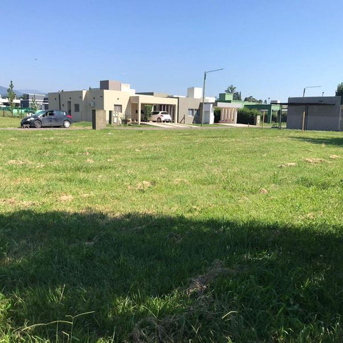 Terreno En Venta En Country Labradores, Los Nogales. Con Escritura!