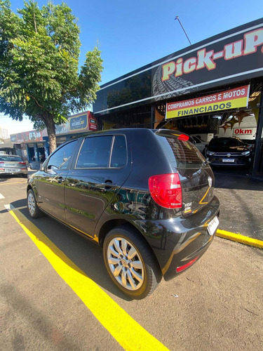 Imagem 4 de 11 de Volkswagen Fox 2014 1.0 Trend Tec Total Flex 5p