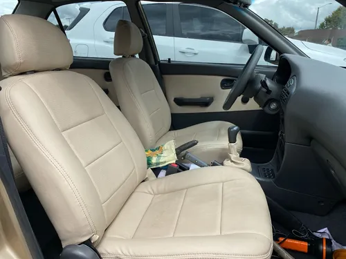 Mitsubishi Lancer 1.3 Gl 4 p