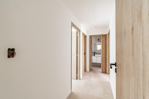 Venta Piso 4 Ambientes Con Balcon Aterrazado, Villa Ortuzar