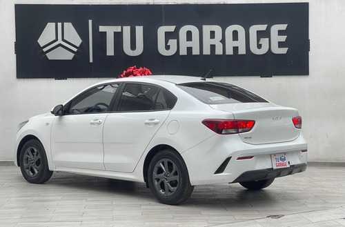 Kia Rio 1.6 L Sedan At