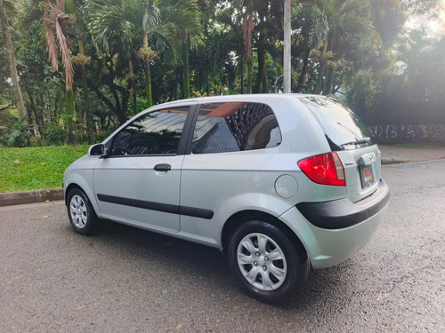 Hyundai Getz 1.4 GLS FULL EQUIPO PANTALLA DE DVD LUCES LED HERMOSO VENCAMBIO