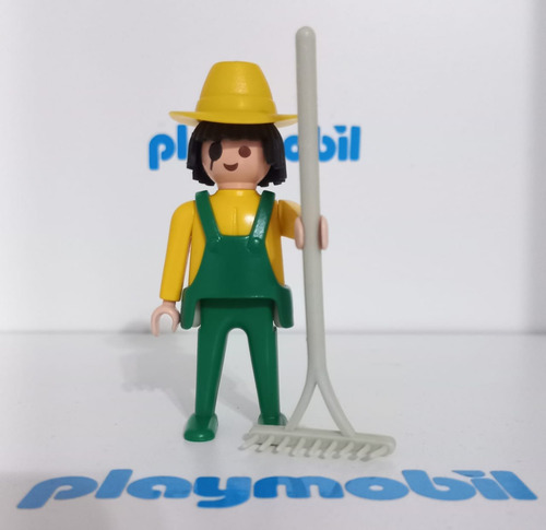 Playmobil Figura Granjero Con Rastrillo #682 - Tienda Cpa