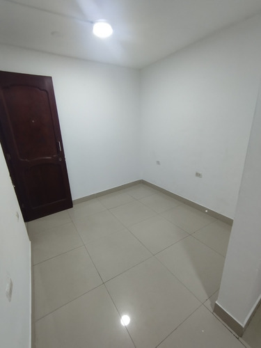 Departamento En San Borja, Mini Departamento En San Borja, Departamentos En San Borja, En Avenida Rosa Toro Cuadra 9 Cruce Con Canada Cuadra 35, Excelente Zona Comercial Todo A La Mano