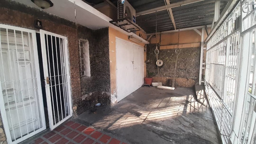 Las Acacias, Los Rosales, Casa En Venta De 280m2