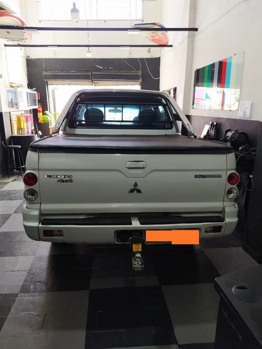 Imagem 4 de 4 de Mitsubishi L200 2009 2.5 Gl Cab Dupla 4x4 4p