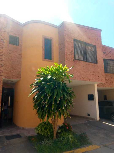 Se Vende Townhouse En Naguanagua