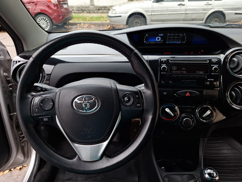 Toyota Etios 1.5 Xs